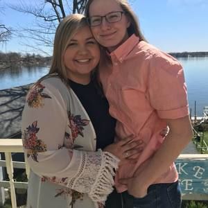 Meet your Posher, Abbi